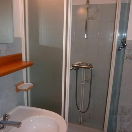 Apartment Cosy Avec Balcon, Wifi Et Parking Au Mont-dore - Fr-1-608-93